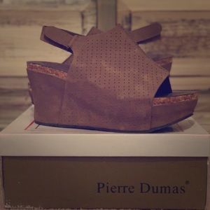 Pierre Dumas Hester-16 Wedges in Taupe